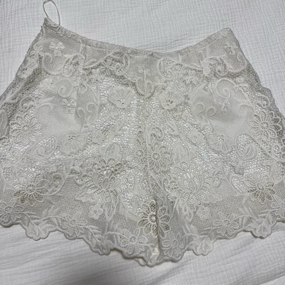 Zara Cream Lace High-Waist Shorts - Picture 4 of 4